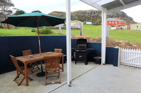 @ The Beach & Not Quite @ The Beach Holiday Cottages - Stanley - Newcastle Accommodation 19