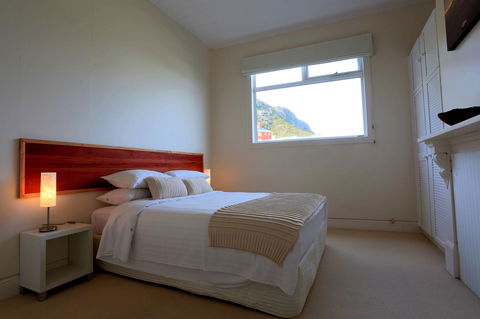 @ The Beach & Not Quite @ The Beach Holiday Cottages - Stanley - Newcastle Accommodation 20