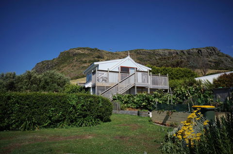 @ The Beach & Not Quite @ The Beach Holiday Cottages - Stanley - Newcastle Accommodation 2