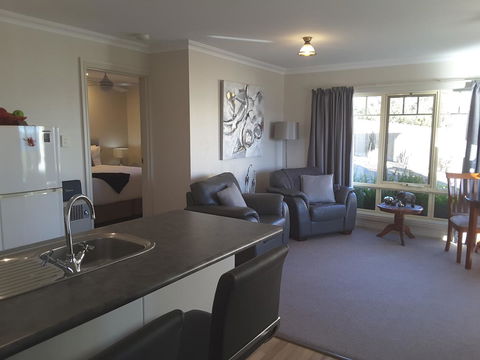 On The Terrace - Newcastle Accommodation 36