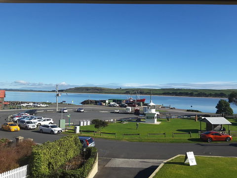 On The Terrace - Newcastle Accommodation 5