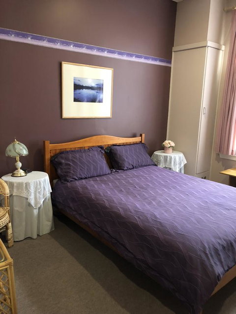 Mount Black Lodge - New Castle Tourism 10