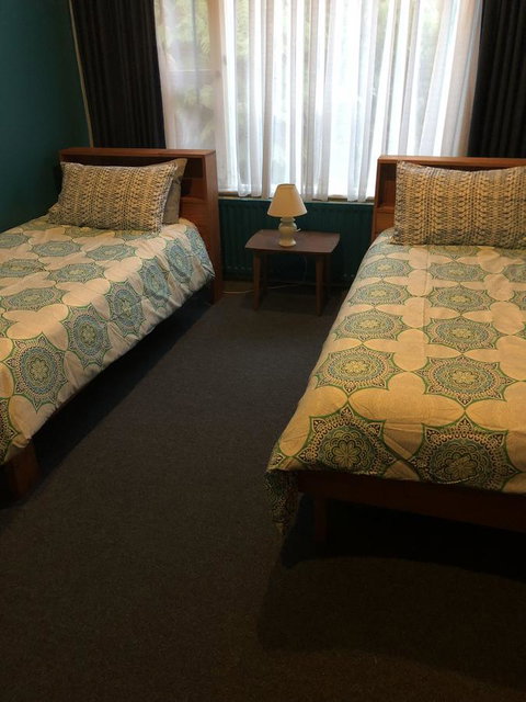 Mount Black Lodge - New Castle Tourism 4