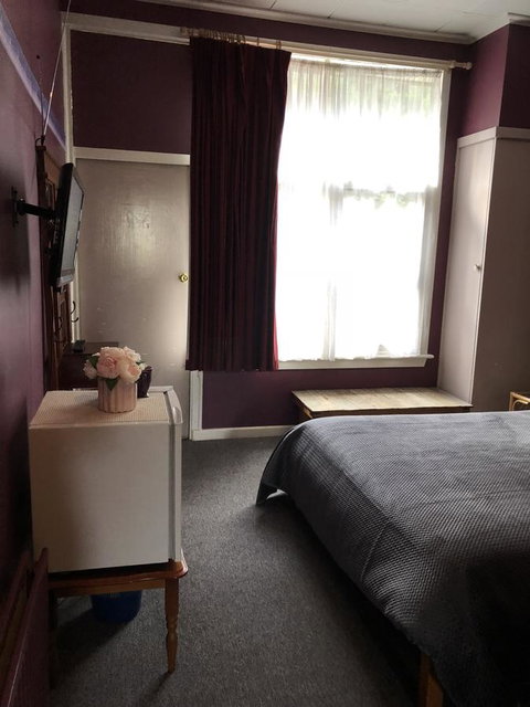 Mount Black Lodge - New Castle Tourism 9