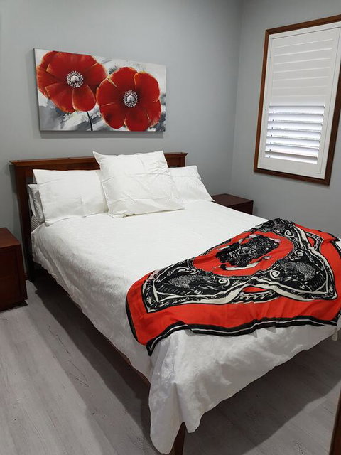 Never Inn - Newcastle Accommodation 2