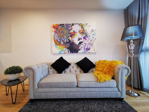 NEW 2 Rooms 2 Baths Apartment In Glen Waverley - Newcastle Accommodation 1