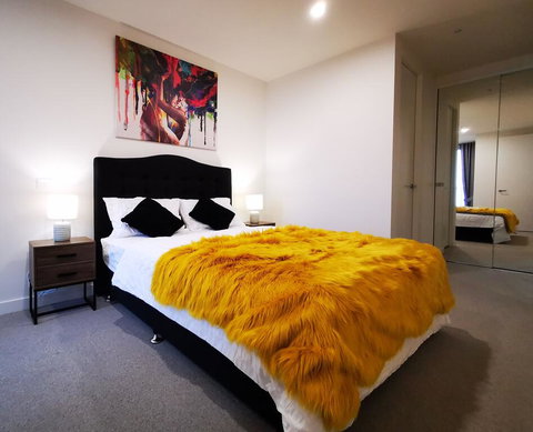 NEW 2 Rooms 2 Baths Apartment In Glen Waverley - Newcastle Accommodation 3