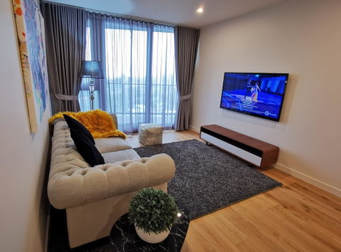 NEW 2 Rooms 2 Baths Apartment In Glen Waverley - Newcastle Accommodation 2