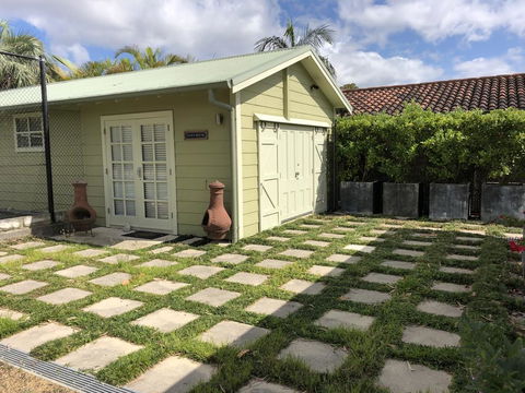 NEW: Tranquil Retreat -The Barn House Ingleside, Northern Beaches - New Castle Tourism 0