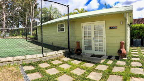 NEW: Tranquil Retreat -The Barn House Ingleside, Northern Beaches - New Castle Tourism 1