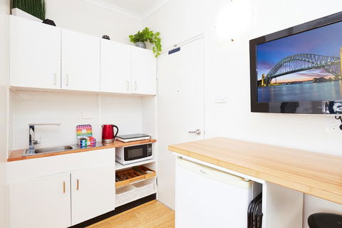 Newly Renovated Studio W Communal Rooftop Terrace - Newcastle Accommodation 3