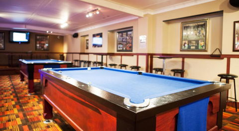 Nightcap At Balaclava Hotel - New Castle Tourism 3