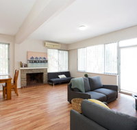 Nights on Broadway - Close to River UWA  Hospitals - New Castle Tourism