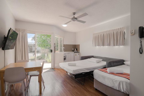 Noosa Sun Motel - New Castle Tourism 2