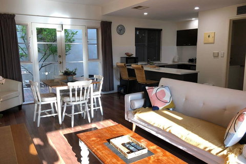 Norwood Townhouse, City Fringe - Newcastle Accommodation 0