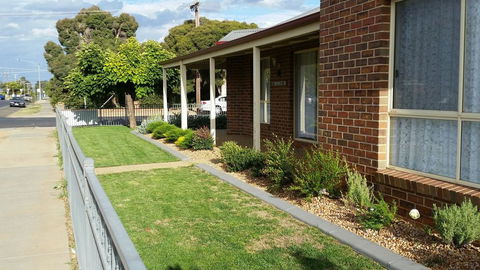 Numurkah Self Contained Apartments - The Mieklejohn - Newcastle Accommodation 2