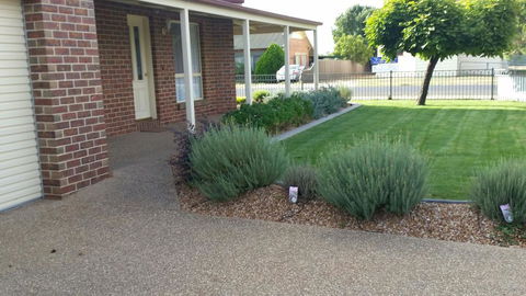 Numurkah Self Contained Apartments - The Mieklejohn - Newcastle Accommodation 3