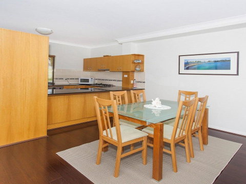 Ocean Blue On Manning - Newcastle Accommodation 3