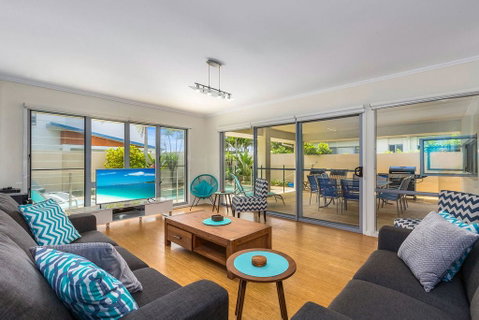 Ocean Blue On Salt Beach - Newcastle Accommodation 1