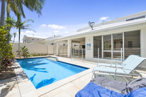 Ocean Blue On Salt Beach - Newcastle Accommodation 3