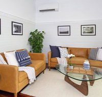 Ocean Mist Cottage - across from pet friendly beach - Newcastle Accommodation