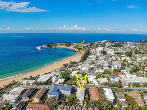 Ocean Views On Barnhill - Newcastle Accommodation 1