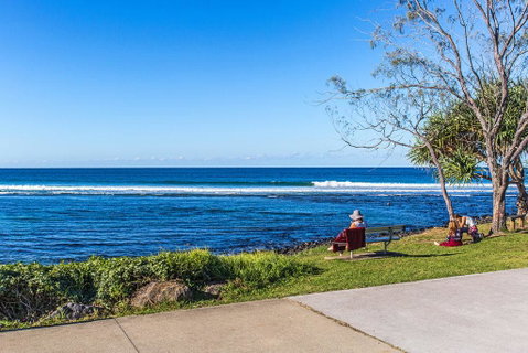 OCEAN WAVES - WiFi - Newcastle Accommodation 2