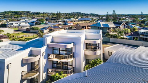 OCEAN WAVES - WiFi - Newcastle Accommodation 0