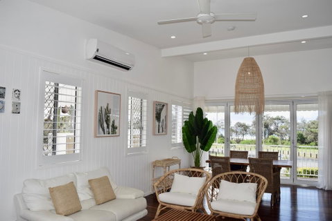 Oceanfront Beach House On Marine Parade - Newcastle Accommodation 1