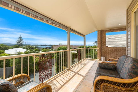 Orient Express To The Beach - Newcastle Accommodation 2