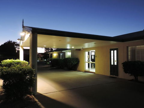 Outback Motel - Newcastle Accommodation 0