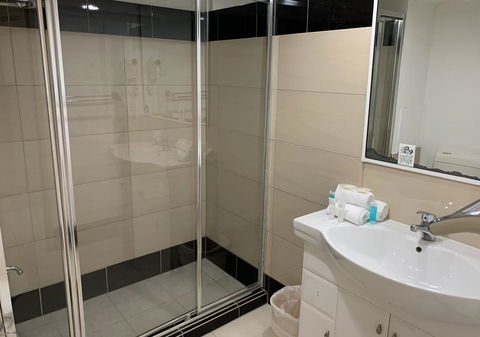 Outrigger Burleigh - Newcastle Accommodation 3