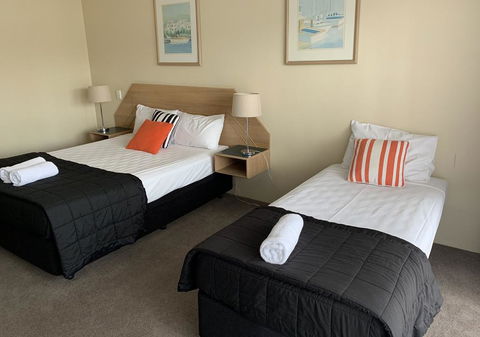 Outrigger Burleigh - Newcastle Accommodation 2