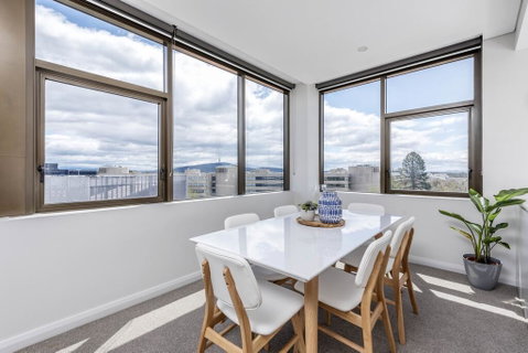 Oversized Luxe 1 Bedder - Amazing Barton - Gym - Newcastle Accommodation 3