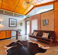 Palm Springs Suite - New Castle Tourism