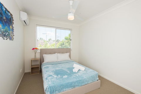 Panda Holiday -Close Mountain Ocean Pet Friendly - Newcastle Accommodation 1