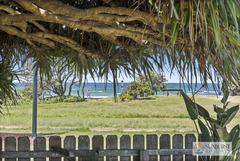Pandanus On Emerald - New Castle Tourism 0