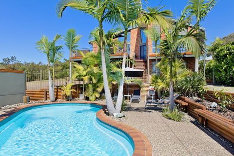 Panorama Beach House - Newcastle Accommodation 0
