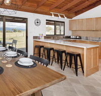 Peak View House - Newcastle Accommodation