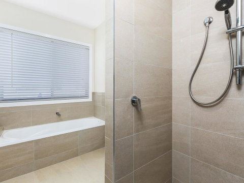 Pebbles At Casuarina Beach - Newcastle Accommodation 1