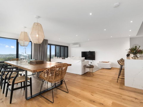 Peninsula Hot Springs Designer Home! - Newcastle Accommodation 3