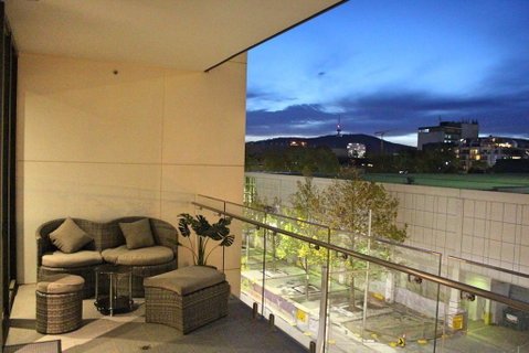 Perfectly Located Modern Apartment - Canberra CBD - Newcastle Accommodation 0