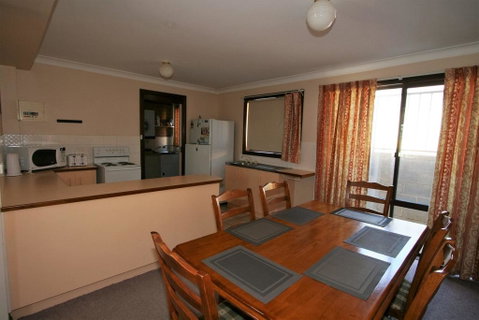 Petersdorf 4/129 Gippsland Street - Newcastle Accommodation 1