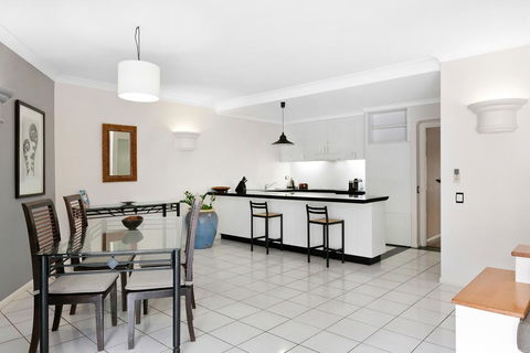 Poolside Apt In Alamanda Beachfront Resort 74 - New Castle Tourism 3