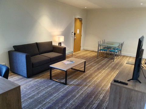 Porter's Plainland Hotel - Newcastle Accommodation 2
