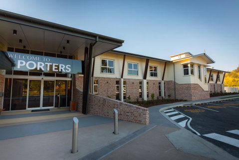 Porter's Plainland Hotel - Newcastle Accommodation 0