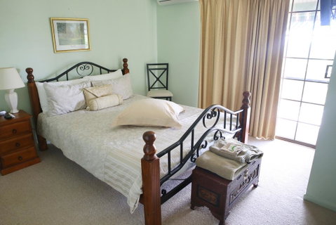 Porters Plainland Lockyer Valley B&B - Newcastle Accommodation 2