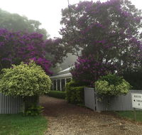 REED HOUSE at Maleny-The White Pavilion - Newcastle Accommodation