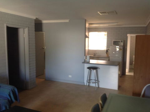 Rhodeside Lodge - New Castle Tourism 1