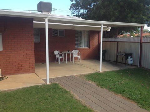 Rhodeside Lodge - New Castle Tourism 3